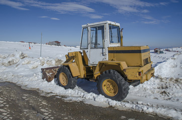 loader snow  road