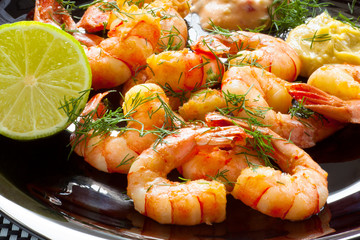 The shrimps on the black plate