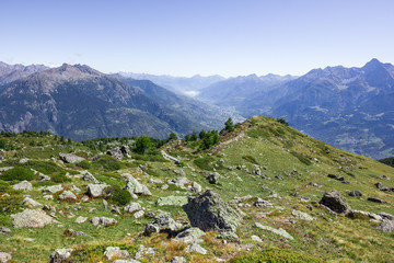 Panorama di montagna con rocce