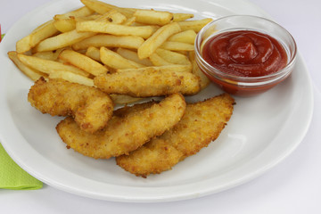 beignets de poulet panées et frites