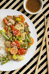 Stir-fried noodles with vegetables and tofu