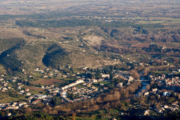 Obraz premium Saint-Ambroix, Les cévènnes vue du ciel