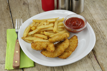 beignets de poulet panées et frites