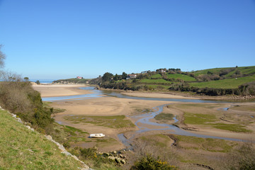 ria en marea baja en cantabria