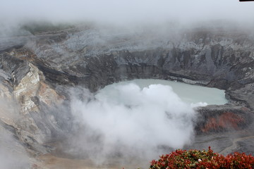 Vulkankrater Poas in Costa Rica