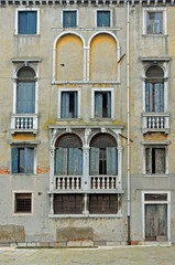 Fototapeta na wymiar Venice house facade in Cannaregio area
