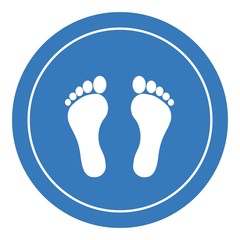 Pieds dans un panneau