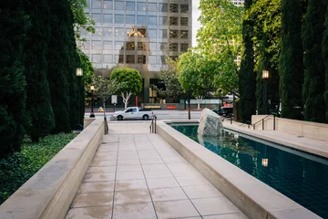 Fotobehang Pool and walkway at Maguire Gardens, in downtown Los Angeles, Ca © jonbilous
