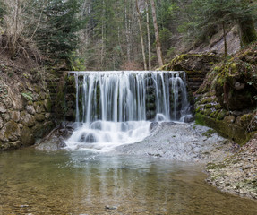 Fototapeta na wymiar Grosser Wasserfall Hinwil