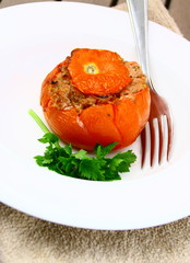 tomate farcie isolé