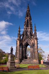 Fototapeta na wymiar Scott Monument a Edimburgo
