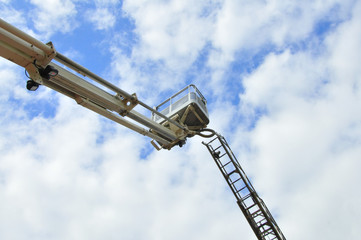 Nacelle &eacute;l&eacute;vatrice et grande &eacute;chelle