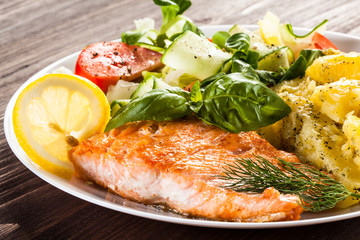 Grilled salmon and vegetables