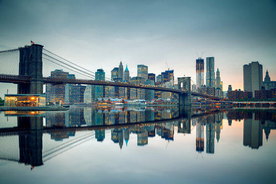 Brooklyn bridge and Manhattan at dusk