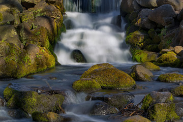 Mały górskipotok, i mały  wodospad © janmiko