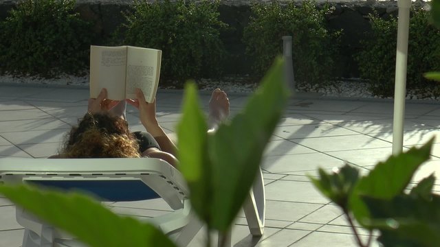 lire sous le soleil