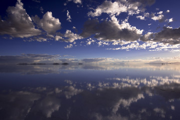 ミラーレイク・ウユニ塩湖の夕景