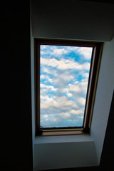 Himmel, Wolken, Dachfenster