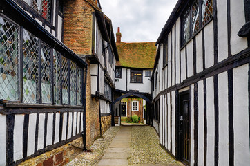 Early Tudor building in Rye. - obrazy, fototapety, plakaty