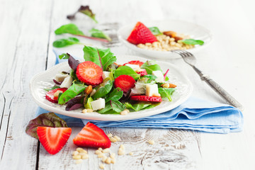 Spring salad with spinach leaves