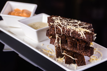  Toasted bread with cheese