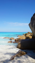 Fototapeta premium waves and granite