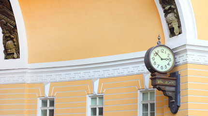 Fototapeta na wymiar vintage clock house