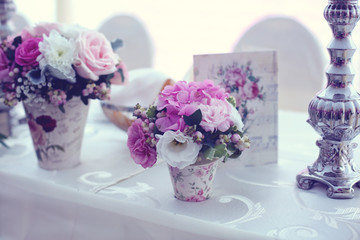Elegant wedding table decoration with colorful flowers