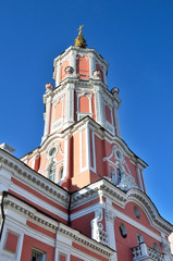 Fototapeta na wymiar Москва, церковь архангела Гавриила, Меншикова башня