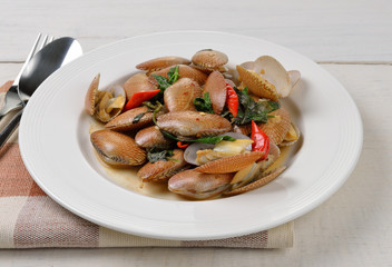 stir fried clams with basil