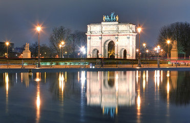 Fototapeta na wymiar Triumphal Arch (de Triomphe du Carrousel) in front of Louvre, Pa
