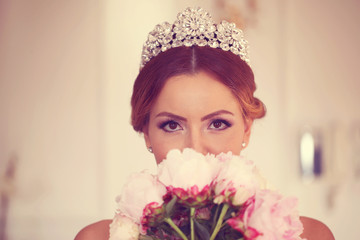 Bride getting ready © hreniuca