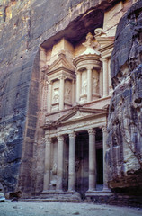 Fototapeta na wymiar Khazne al-Firaun Petra