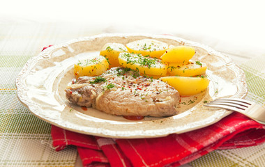 meat and boiled potatoes