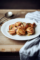 Chicken with mustard glaze and grilled potatoes