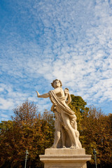 Fototapeta premium Sculpture in Lasienki Krolewskie Park (Royal Bath Park), Warsaw