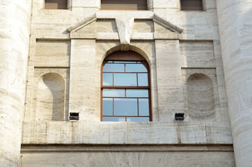 Fototapeta na wymiar windows in the city