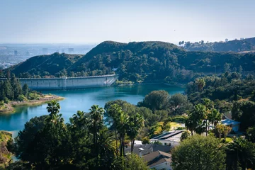 View of Hollywood Reservoir, in Los Angeles, California. © jonbilous