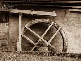 Photo sur Plexiglas Moulins Ancienne roue à eau du moulin