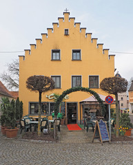 Fototapeta premium Historisches Bauwerk in Rain