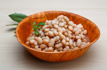White canned beans