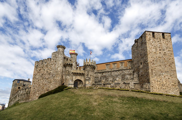 Fototapeta na wymiar Home or main entrance of Templar castle in Ponferrada