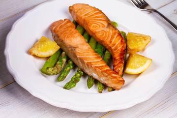 Broiled Salmon and Asparagus