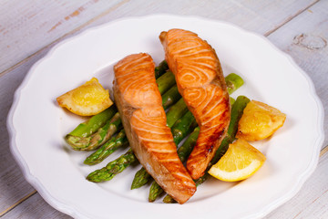 Broiled Salmon and Asparagus