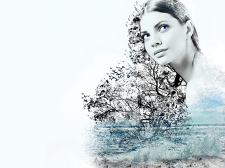 Obraz premium abstract double exposure of woman and waves of the ocean