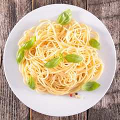 spaghetti and basil