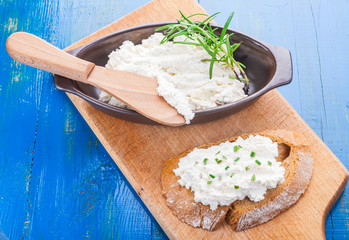 sandwich with cream cheese