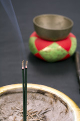 焚いているお線香