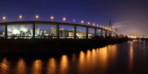 Fototapeta na wymiar Panorama Köhlbrandbrücke Hamburg