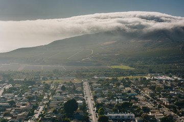 Obraz premium View of Ventura and distant mountains from Grant Park, in Ventur